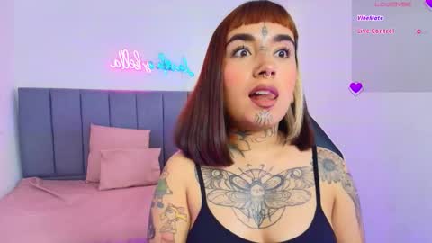 oliviia online show from February 18, 7:43 pm