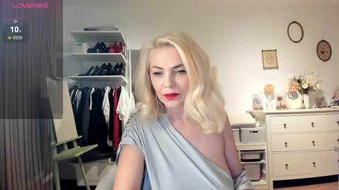 Snapshot of ollalla7 chatting on September 9, 3:55 pm ollalla7 online show from September 9, 3:55 pm