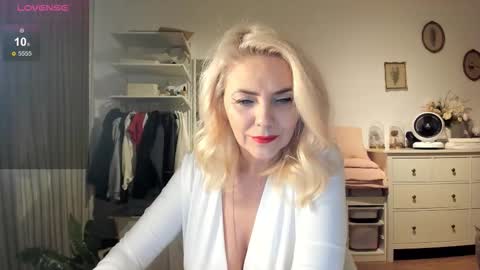 Snapshot of ollalla7 chatting on November 2, 6:43 pm ollalla7 online show from November 2, 6:43 pm