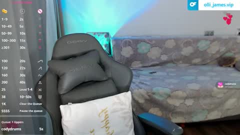 ollie_jamess online show from March 4, 9:43 pm