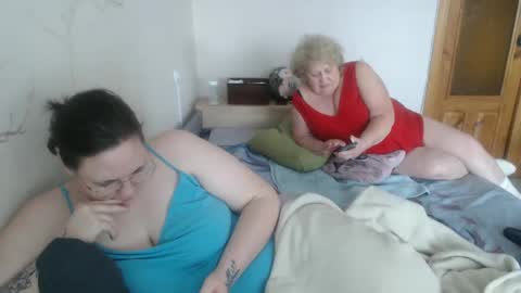 Snapshot of olyaandnetty chatting on February 20, 1:08 pm OlyaAndNetty online show from February 20, 1:08 pm