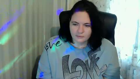 Snapshot of olyaandnetty chatting on October 18, 11:00 am OlyaAndNetty online show from October 18, 11:00 am