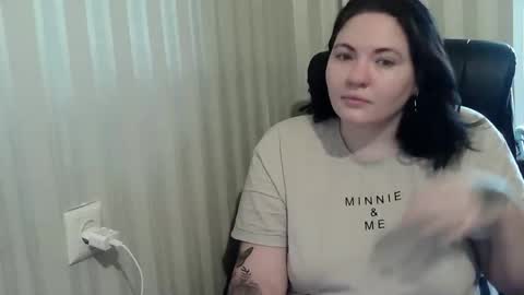 Snapshot of olyaandnetty chatting on October 29, 7:32 am OlyaAndNetty online show from October 29, 7:32 am