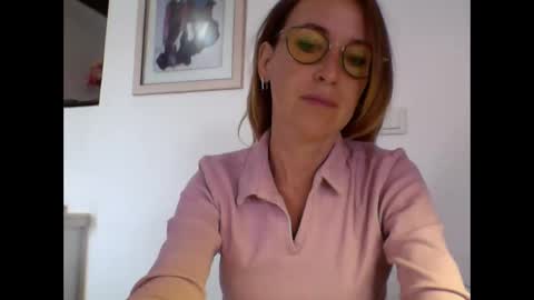 olyra11 online show from October 14, 6:25 am