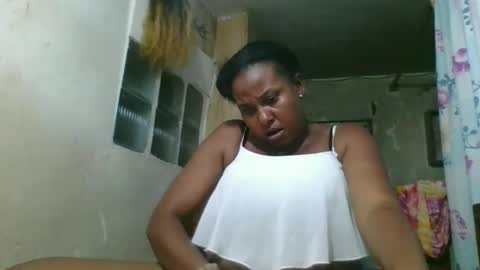 Snapshot of olyvienne90 chatting on November 28, 1:14 pm olyvienne90 online show from November 28, 1:14 pm