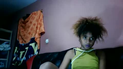 Snapshot of omegah05 chatting on May 23, 7:29 pm omegah05 online show from May 23, 7:29 pm