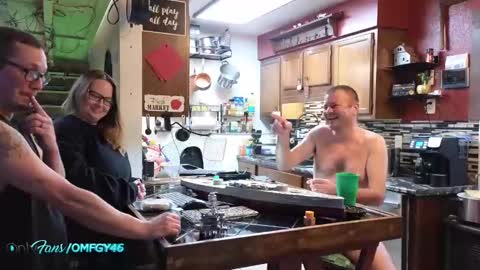 Norm online show from December 24, 11:33 pm
