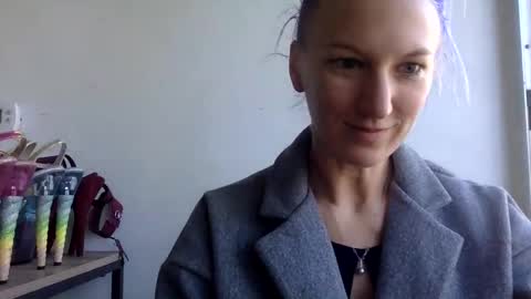 Snapshot of omilk chatting on December 1, 5:57 pm omilk online show from December 1, 5:57 pm