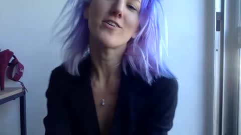 Snapshot of omilk chatting on December 7, 6:48 pm omilk online show from December 7, 6:48 pm