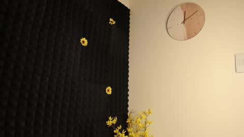 Violette online show from February 9, 8:02 pm