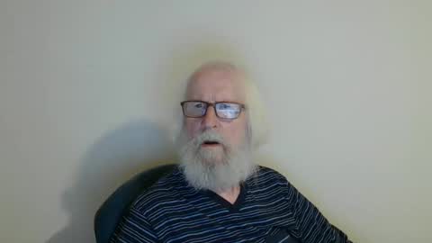 Snapshot of onanister chatting on September 21, 8:54 pm Somewhere over the rainbow online show from September 21, 8:54 pm