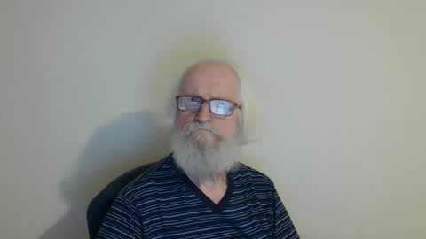 Snapshot of onanister chatting on September 23, 8:12 pm Somewhere over the rainbow online show from September 23, 8:12 pm