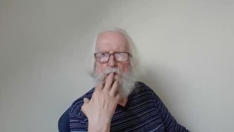 Snapshot of onanister chatting on September 29, 3:06 pm Somewhere over the rainbow online show from September 29, 3:06 pm