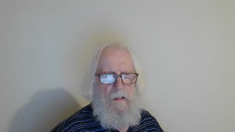 Snapshot of onanister chatting on October 13, 8:53 pm Somewhere over the rainbow online show from October 13, 8:53 pm