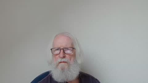 Snapshot of onanister chatting on November 2, 2:52 pm Somewhere over the rainbow online show from November 2, 2:52 pm