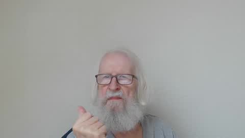 Snapshot of onanister chatting on November 4, 7:51 am Somewhere over the rainbow online show from November 4, 7:51 am