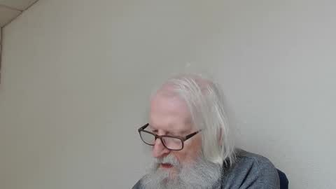 Snapshot of onanister chatting on November 23, 8:03 am Somewhere over the rainbow online show from November 23, 8:03 am