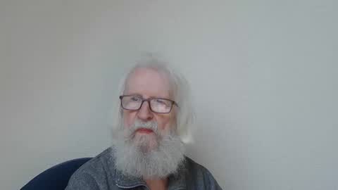 Snapshot of onanister chatting on November 27, 7:43 am Somewhere over the rainbow online show from November 27, 7:43 am