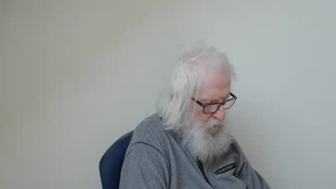 Snapshot of onanister chatting on January 15, 2:43 pm Somewhere over the rainbow online show from January 15, 2:43 pm