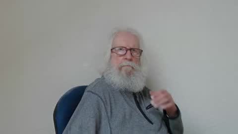 Snapshot of onanister chatting on January 18, 1:59 pm Somewhere over the rainbow online show from January 18, 1:59 pm