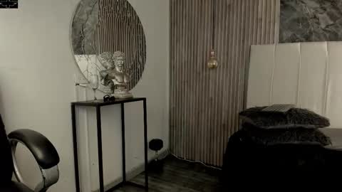 Snapshot of onceagain97_ chatting on October 17, 7:27 pm ... online show from October 17, 7:27 pm