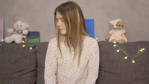 Snapshot of one_more_touch chatting on May 28, 1:30 pm Eva online show from May 28, 1:30 pm