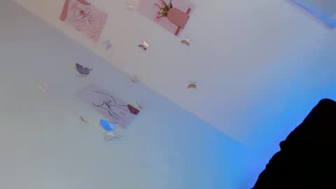 Snapshot of one_sweet_day18 chatting on April 12, 4:39 am jessy online show from April 12, 4:39 am