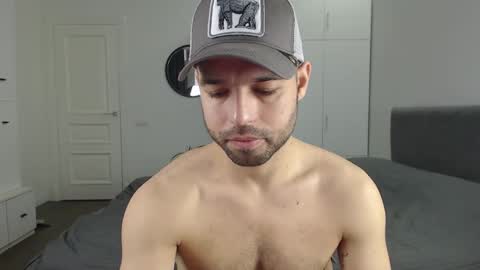 onebestlover online show from March 3, 9:22 am