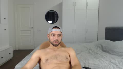 onebestlover online show from September 17, 3:03 pm