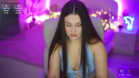 L A Y A online show from October 6, 8:12 am