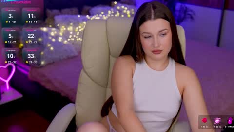 L A Y A online show from November 7, 9:37 pm