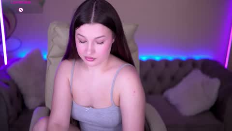 L A Y A online show from March 19, 8:02 pm