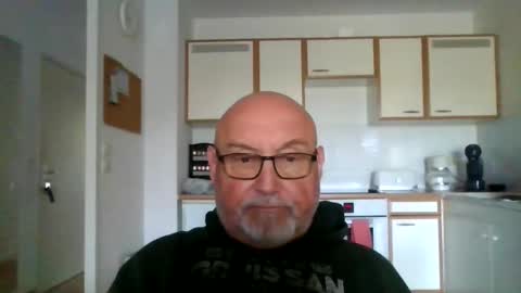 Snapshot of onemoretimebis chatting on June 11, 6:44 am Onemoretimebis online show from June 11, 6:44 am