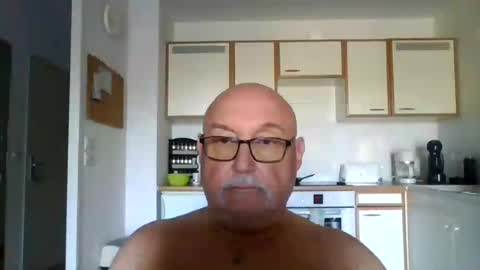 Snapshot of onemoretimebis chatting on June 16, 7:00 am Onemoretimebis online show from June 16, 7:00 am