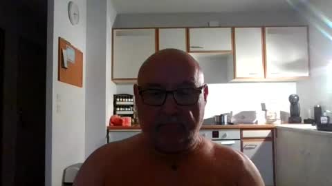 Snapshot of onemoretimebis chatting on June 20, 4:15 am Onemoretimebis online show from June 20, 4:15 am