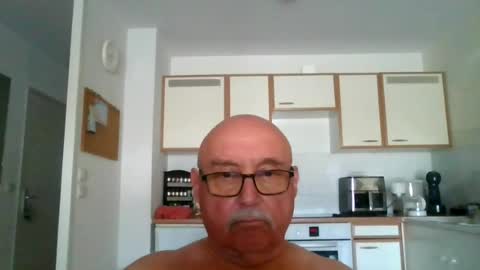Snapshot of onemoretimebis chatting on July 19, 11:36 am Onemoretimebis online show from July 19, 11:36 am