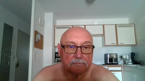 Snapshot of onemoretimebis chatting on August 1, 1:32 pm Onemoretimebis online show from August 1, 1:32 pm