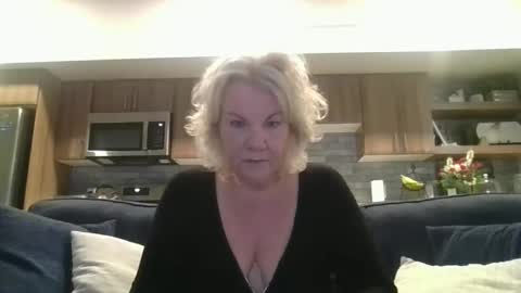 Snapshot of oneoften1000 chatting on December 12, 8:10 pm couple mature milf bigboobs curvy mommydaddy online show from December 12, 8:10 pm