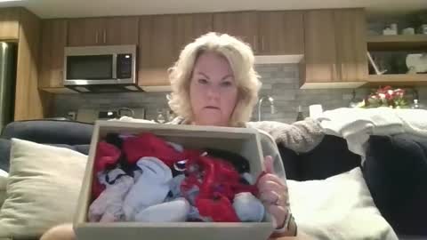 Snapshot of oneoften1000 chatting on December 18, 1:59 am couple mature milf bigboobs curvy mommydaddy online show from December 18, 1:59 am