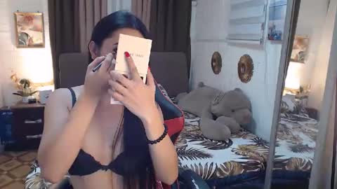 onesweetkris online show from March 3, 9:04 am