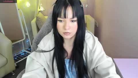 Snapshot of onix_cherry chatting on March 8, 8:23 pm Mina online show from March 8, 8:23 pm