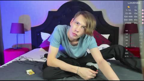 Erick  online show from February 6, 9:28 pm