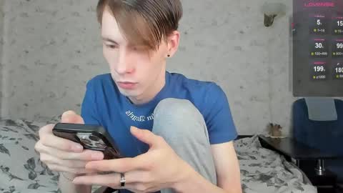 Snapshot of only_eric chatting on April 12, 12:10 pm Erick online show from April 12, 12:10 pm