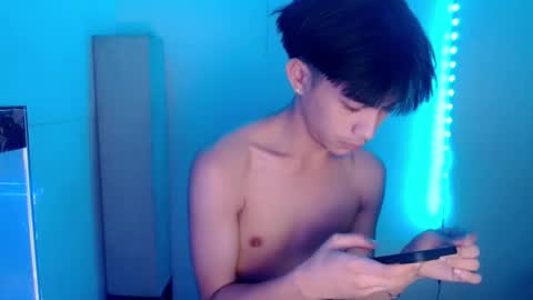 Snapshot of only_mau chatting on October 5, 11:41 am MAU online show from October 5, 11:41 am