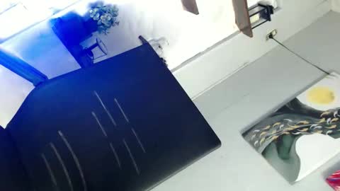 Snapshot of only_mau chatting on November 12, 11:54 am MAU online show from November 12, 11:54 am