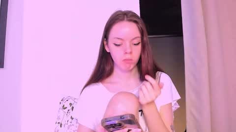 only_sarah1 online show from October 1, 11:55 pm