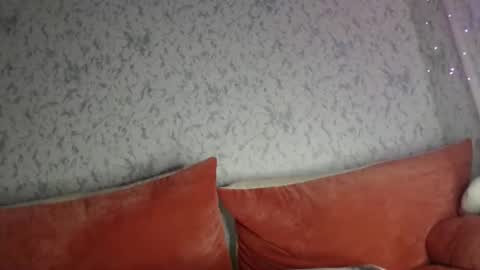 Snapshot of only_ubutterfly chatting on February 12, 9:43 pm Amalia online show from February 12, 9:43 pm