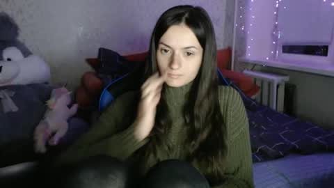 Snapshot of only_ubutterfly chatting on October 10, 5:12 pm Amalia online show from October 10, 5:12 pm