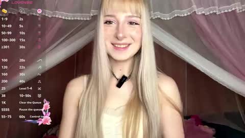 Snapshot of onlyeva1 chatting on March 20, 9:14 am Eva online show from March 20, 9:14 am