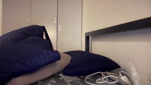 Snapshot of onlyjakee chatting on December 15, 1:04 pm Jake online show from December 15, 1:04 pm